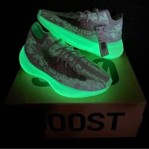 Size 7 adidas Yeezy Boost 380 Calcite Glow GZ8668 UV GLOW IN THE DARK GREEN